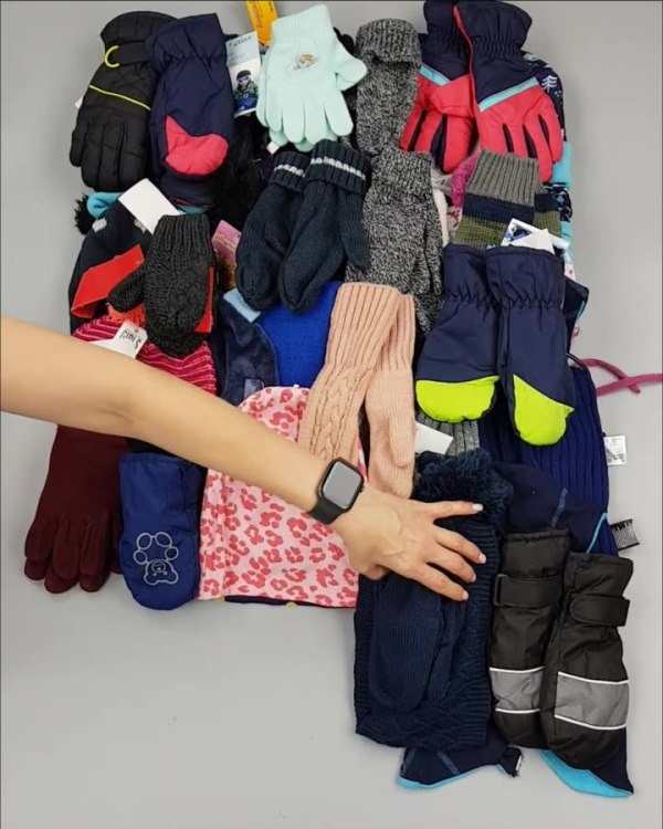 Фотография  764 - Шапки, шарфы, перчатки детские СТОК#3 кг, ЛОТ №2452 оптом в Благовещенске и Амурской области