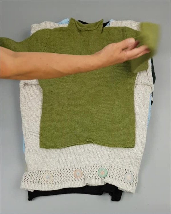 Фотография  154 - Джемпер муж+жен экстра#15 кг , Лот№2612 оптом в Благовещенске и Амурской области