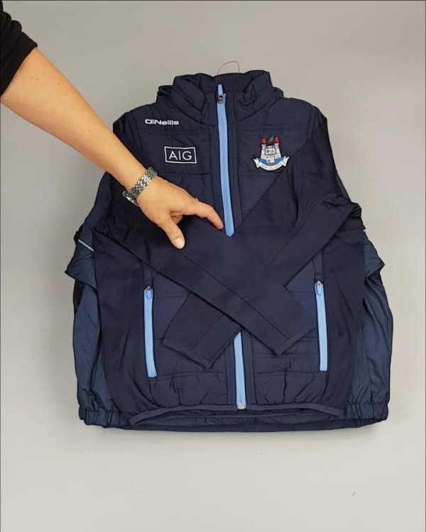 Фотография  875 - Куртки СПОРТ СТОК дети#10 кг , Лот№ 2642 оптом в Благовещенске и Амурской области