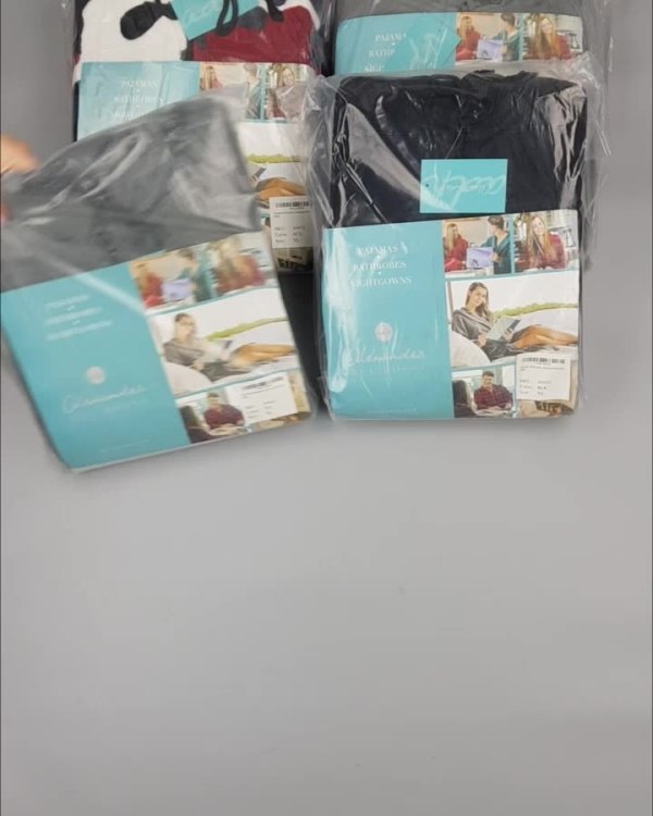 Фотография  961 - Халаты, комбинезоны (семейный) СТОК CAN#10 кг, ЛОТ №4452 оптом в Благовещенске и Амурской области