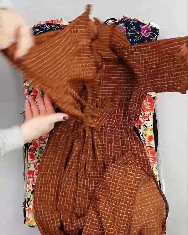 Фотография  756 - Платья Корея#20 шт, ЛОТ №5617 оптом в Благовещенске и Амурской области