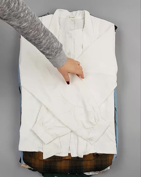 Фотография  594 - Блузки Корея#20 шт, ЛОТ №5622 оптом в Благовещенске и Амурской области