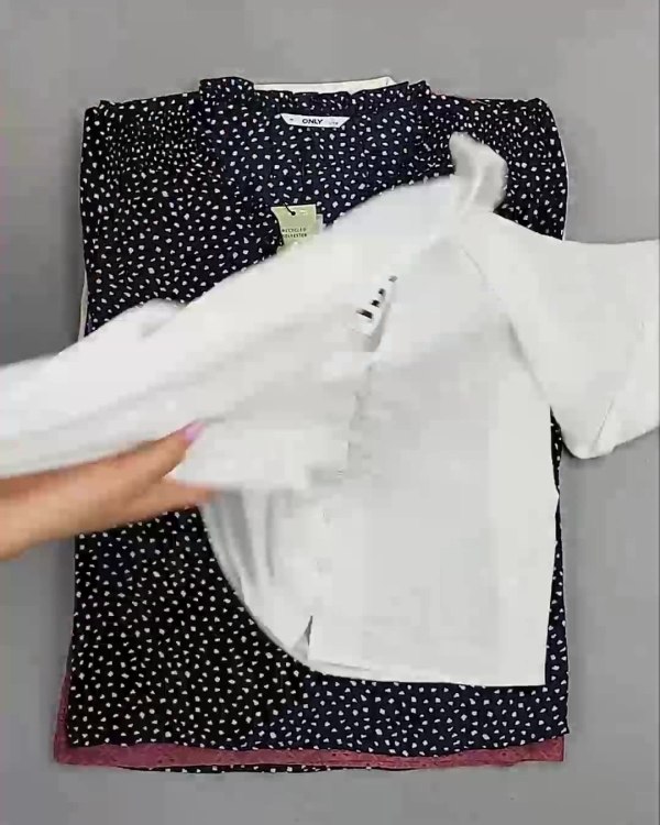 Фотография  103 - Блузки Bestseller 44#5 кг, ЛОТ №6082 оптом в Благовещенске и Амурской области