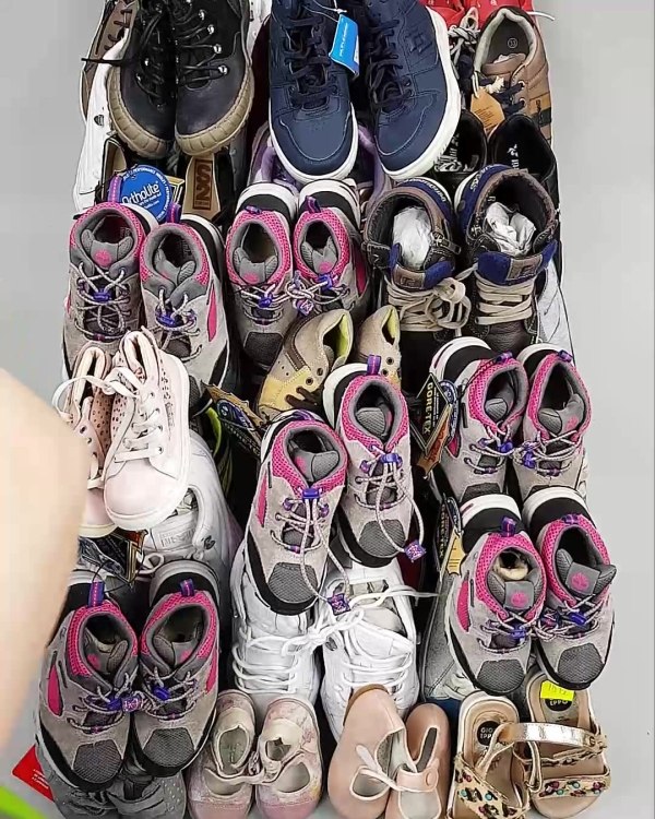 Фотография  944 - Обувь СТОК дети лето#15,7 кг, ЛОТ №6188 оптом в Благовещенске и Амурской области