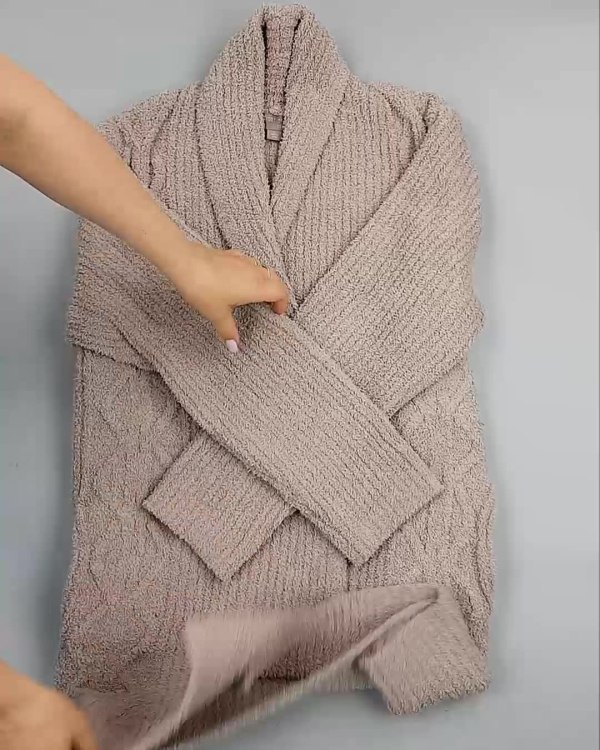 Фотография  412 - Кардиганы СТОК CAN#10 кг, ЛОТ №6474 оптом в Благовещенске и Амурской области