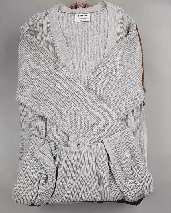 Фотография  940 - Кардиганы СТОК CAN#10 кг, ЛОТ №6474 оптом в Благовещенске и Амурской области