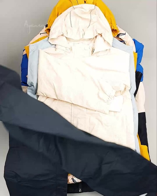 Фотография  824 - Верхняя одежда TCM kids 074#7 кг, ЛОТ №6678 оптом в Благовещенске и Амурской области