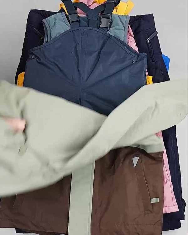 Фотография  517 - Верхняя одежда TCM kids 074#7 кг, ЛОТ №6678 оптом в Благовещенске и Амурской области