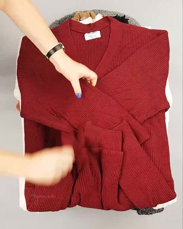 Фотография  587 - Кардиганы СТОК CAN#10 кг, ЛОТ №6887 оптом в Благовещенске и Амурской области