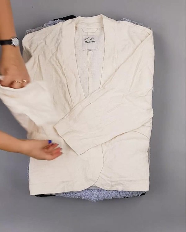 Фотография  525 - Кардиганы СТОК CAN#10 кг, ЛОТ №6888 оптом в Благовещенске и Амурской области