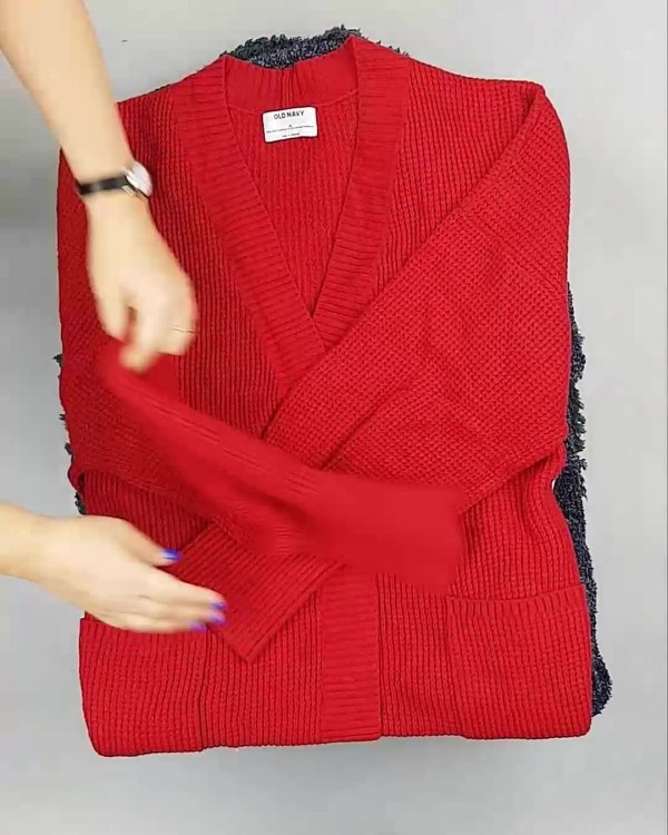 Фотография  617 - Кардиганы СТОК CAN#10 кг, ЛОТ №6888 оптом в Благовещенске и Амурской области