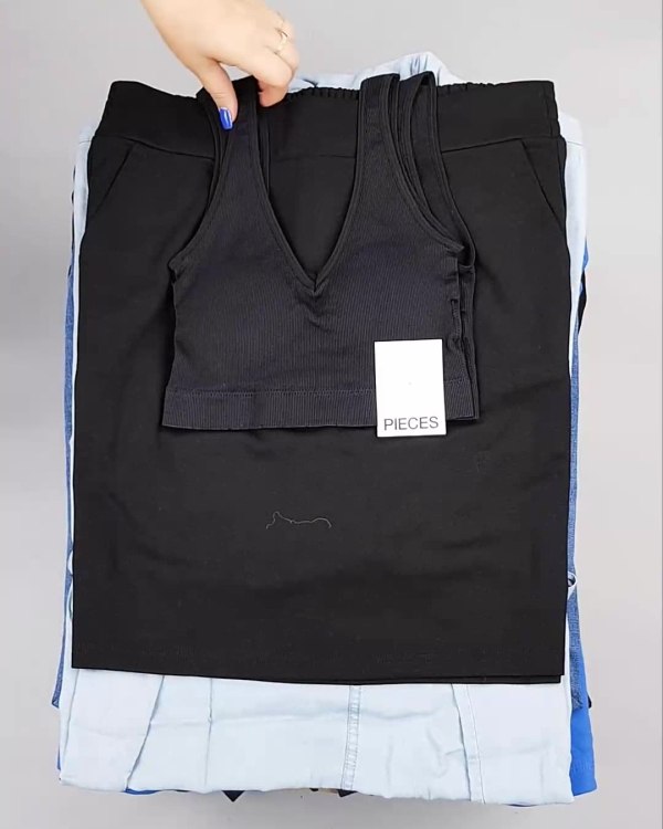 Фотография  532 - DK+Bestseller Winter mix 064#15 кг, ЛОТ №6896 оптом в Благовещенске и Амурской области