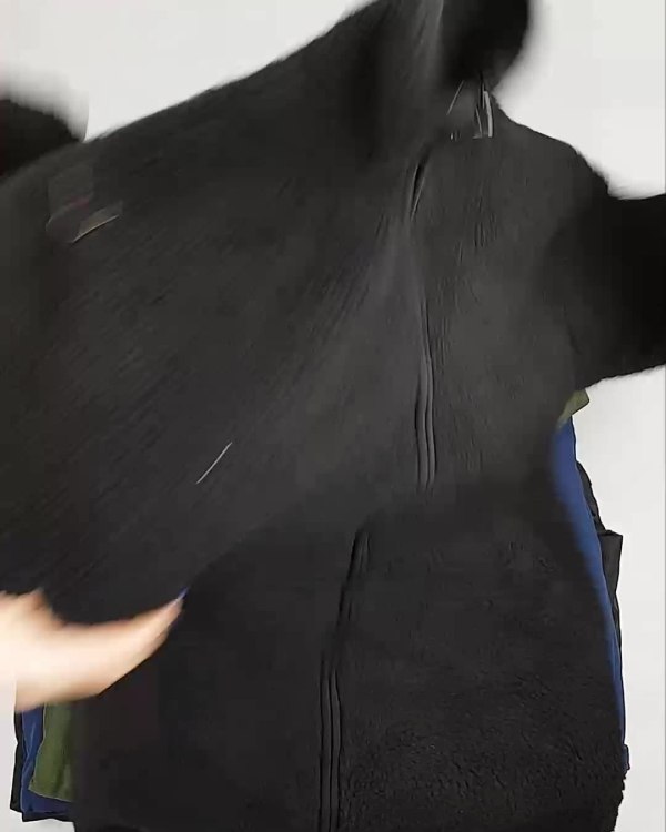 Фотография  291 - Верхняя одежда Дания#10,1 кг ЛОТ №6909 оптом в Благовещенске и Амурской области