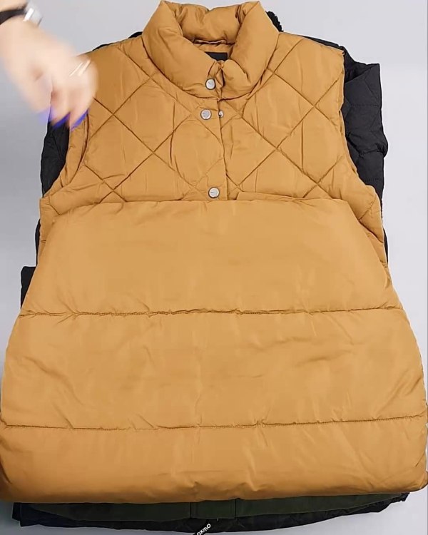 Фотография  254 - Верхняя одежда Дания#10,1 кг ЛОТ №6909 оптом в Благовещенске и Амурской области