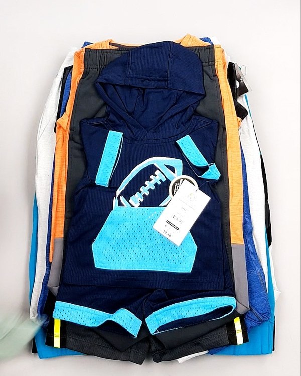 Фотография  532 - Спортивные костюмы дети CAN#6 кг оптом в Благовещенске и Амурской области