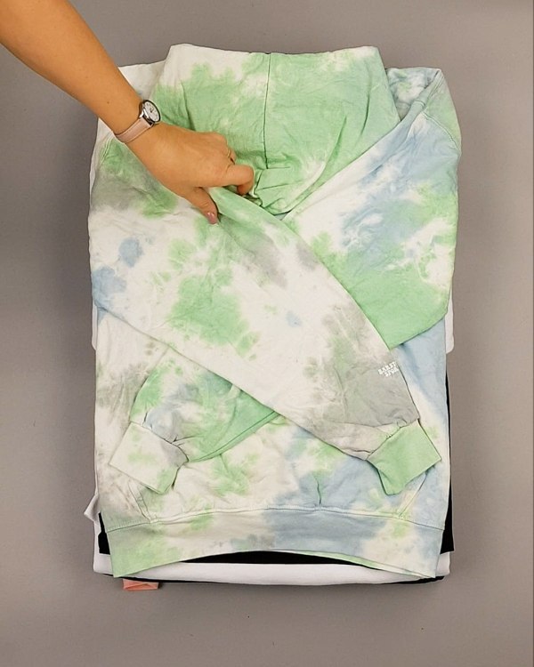 Фотография  177 - HOODIE CAN 084#10 кг, ЛОТ №7033 оптом в Благовещенске и Амурской области