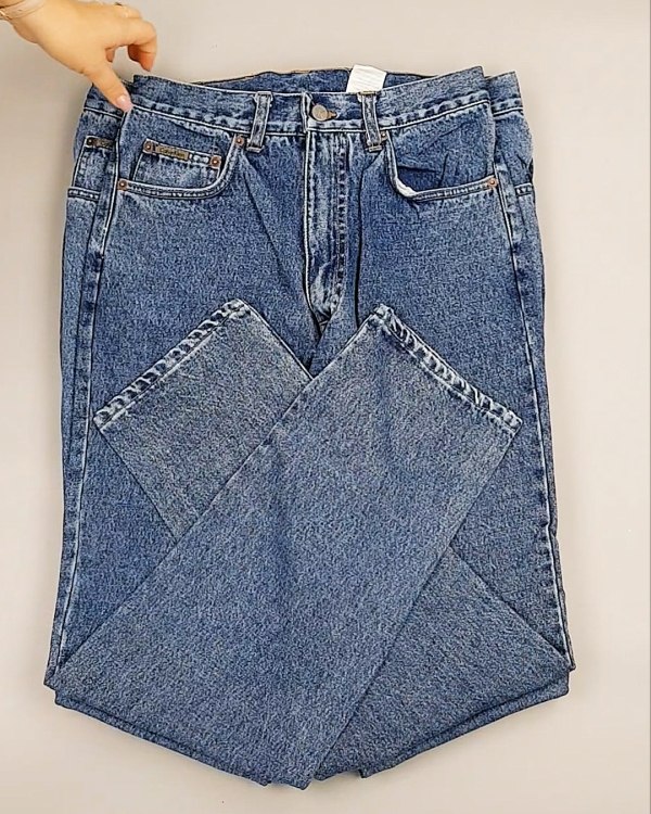 Фотография  910 - Джинсы CALVIN KLEIN муж #7,6 кг, ЛОТ №7020 оптом в Благовещенске и Амурской области