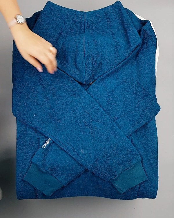 Фотография  247 - HOODIE CAN 084#10 кг, ЛОТ №7033 оптом в Благовещенске и Амурской области