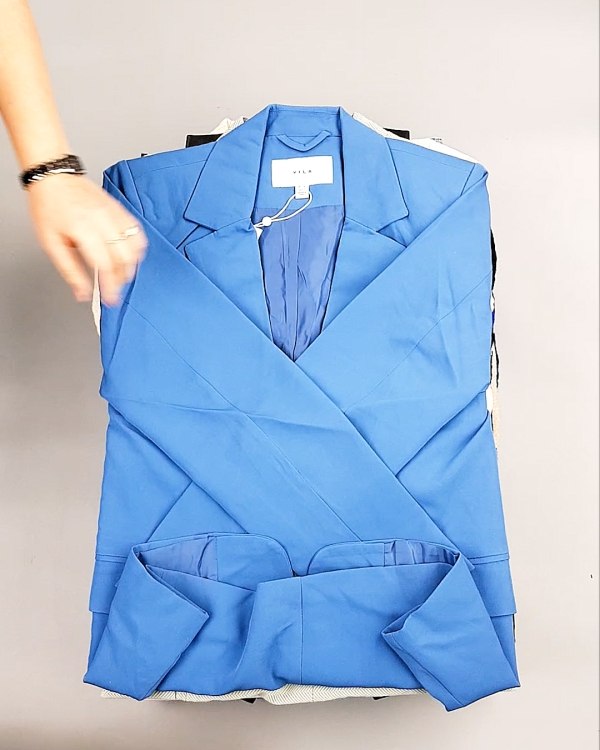 Фотография  225 - Bestseller Winter mix 104#15 кг, ЛОТ №7343 оптом в Благовещенске и Амурской области