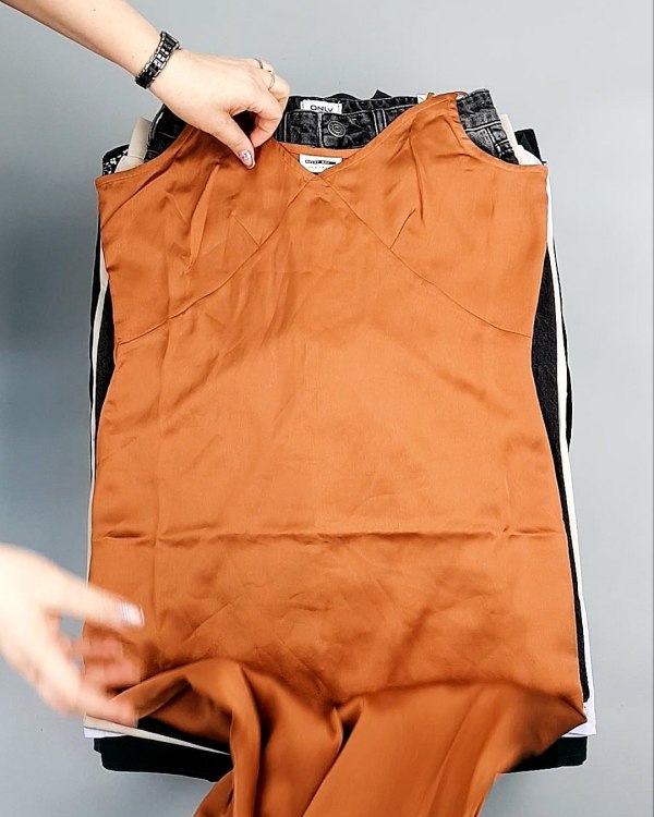 Фотография  778 - Bestseller Summer mix 104#15 кг, ЛОТ №7493 оптом в Благовещенске и Амурской области