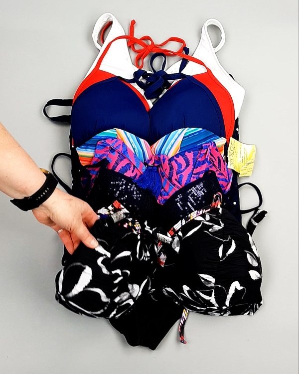 Фотография  330 - Купальники СТОК CAN 124#5 кг, ЛОТ №7690 оптом в Благовещенске и Амурской области