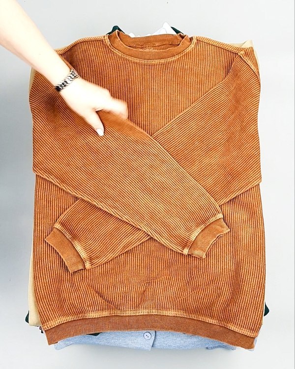 Фотография  591 - SWEATSHIRT CAN 084#10 кг, ЛОТ №7620 оптом в Благовещенске и Амурской области