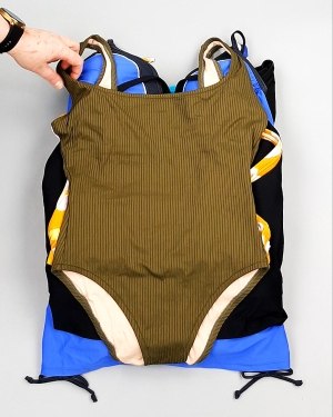 Фотография  796 - Купальники СТОК CAN 124#5 кг, ЛОТ №7689 оптом в Благовещенске и Амурской области