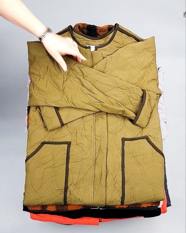 Фотография  724 - Верхняя одежда AMAZON жен 015#10 кг, ЛОТ №7712 оптом в Благовещенске и Амурской области