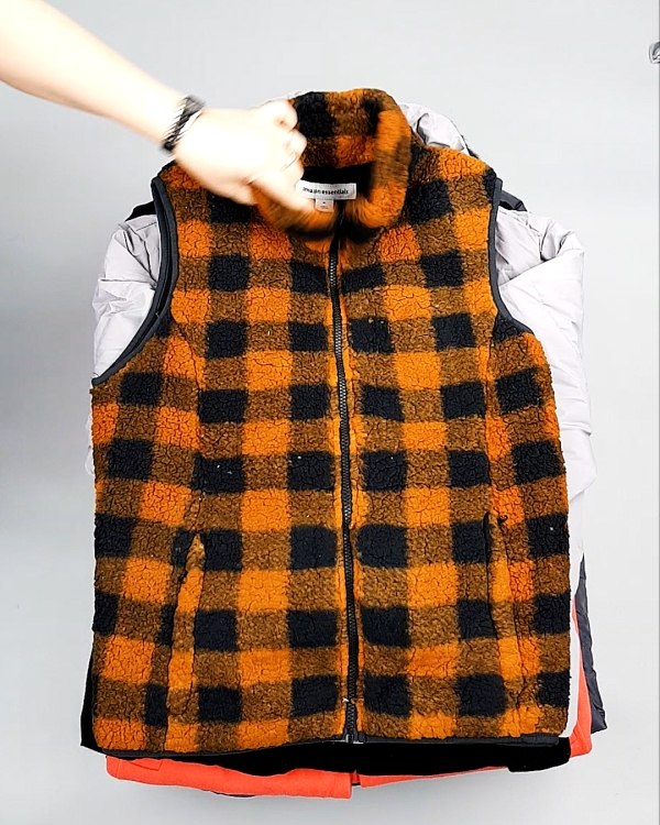 Фотография  492 - Верхняя одежда AMAZON жен 015#10 кг, ЛОТ №7712 оптом в Благовещенске и Амурской области