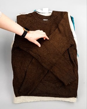 Фотография  261 - Джемпера СТОК CAN 084#7 кг, ЛОТ №7647 оптом в Благовещенске и Амурской области