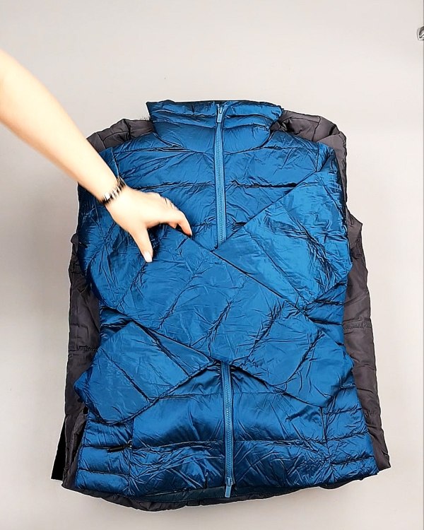 Фотография  585 - Верхняя одежда AMAZON жен 015#10 кг, ЛОТ №7712 оптом в Благовещенске и Амурской области