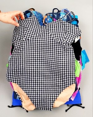 Фотография  812 - Купальники СТОК CAN 124#5 кг, ЛОТ №7689 оптом в Благовещенске и Амурской области