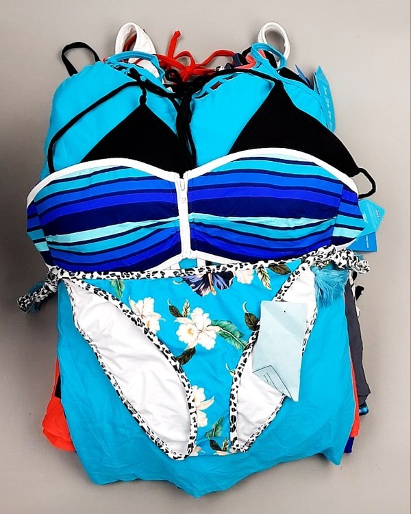 Фотография  980 - Купальники СТОК CAN 124#5 кг, ЛОТ №7690 оптом в Благовещенске и Амурской области