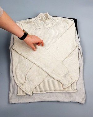 Фотография  824 - Джемпера СТОК CAN 084#7 кг, ЛОТ №7649 оптом в Благовещенске и Амурской области