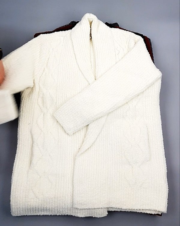 Фотография  309 - Кардиганы СТОК CAN 084#7 кг, ЛОТ №7674 оптом в Благовещенске и Амурской области