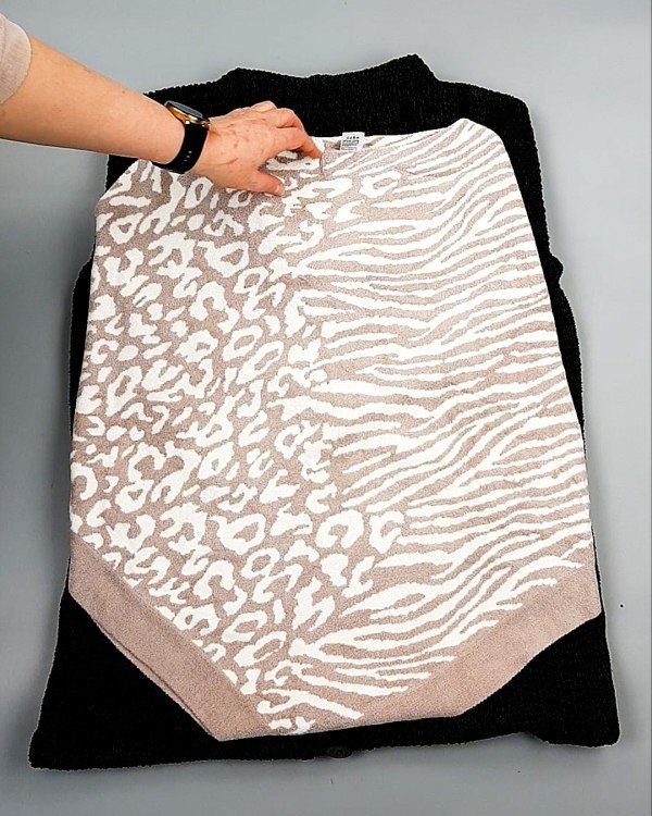 Фотография  373 - Джемпера СТОК CAN 084#7 кг, ЛОТ №7648 оптом в Благовещенске и Амурской области