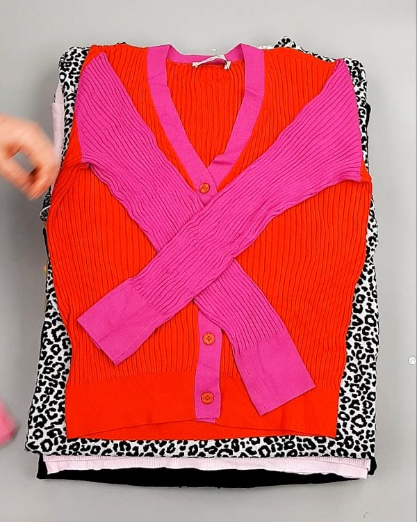 Фотография  372 - Джемпера легкие СТОК CAN 084#7 кг, ЛОТ №7632 оптом в Благовещенске и Амурской области