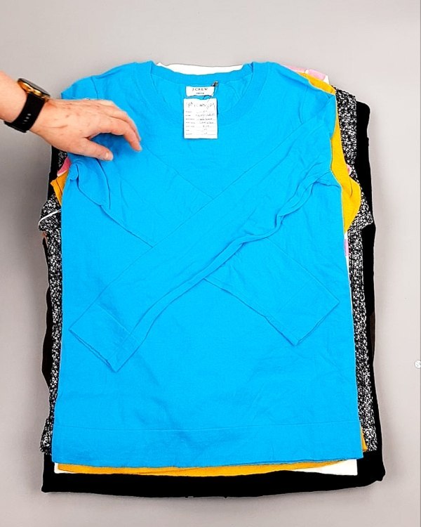 Фотография  408 - Джемпера легкие СТОК CAN 084#7 кг, ЛОТ №7632 оптом в Благовещенске и Амурской области