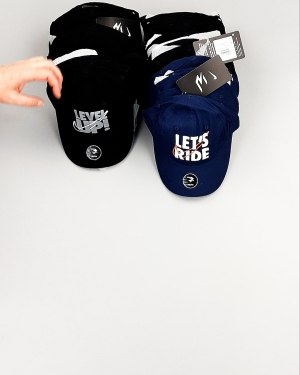 Фотография  663 - Кепки детские CAN 084#5 кг, ЛОТ №7965 оптом в Благовещенске и Амурской области