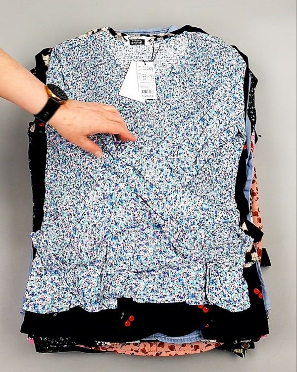 Фотография  752 - Блузки Bestseller 44#5 кг оптом в Благовещенске и Амурской области