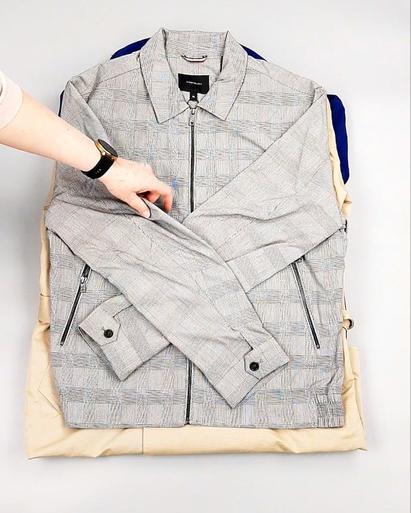 Фотография  482 - Ветровки м/ж C&A 025#10 кг, ЛОТ №7864 оптом в Благовещенске и Амурской области