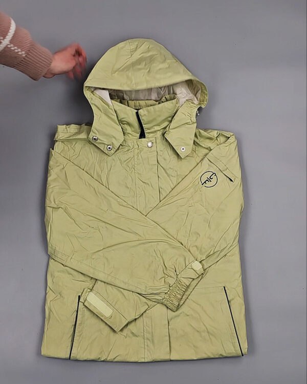 Фотография  505 - Ветровки женские#25 кг, ЛОТ № ВК0086 оптом в Благовещенске и Амурской области