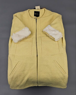 Купить Верхняя одежда Корея 085#15 кг, ЛОТ № СТ-9249 оптом в Благовещенске и Амурской области