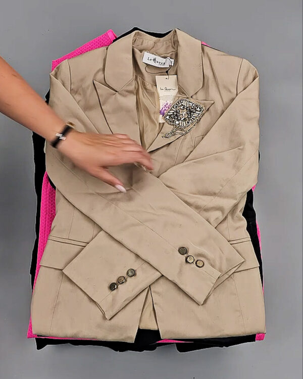 Фотография  651 - Жакеты Корея 085#10 кг, ЛОТ № СТ-9238 оптом в Благовещенске и Амурской области