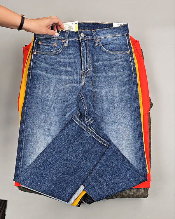 Фотография  550 - Levis mix SW 03#10 кг, ЛОТ СТ-9167 оптом в Благовещенске и Амурской области
