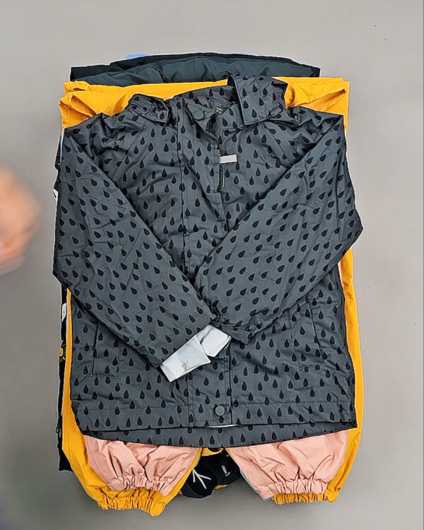 Фотография  580 - Верхняя одежда TCM kids зима 104#5 кг, ЛОТ СТ-9334 оптом в Благовещенске и Амурской области