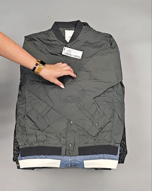 Фотография  129 - Верхняя одежда Корея 085#15 кг, ЛОТ № СТ-9248 оптом в Благовещенске и Амурской области