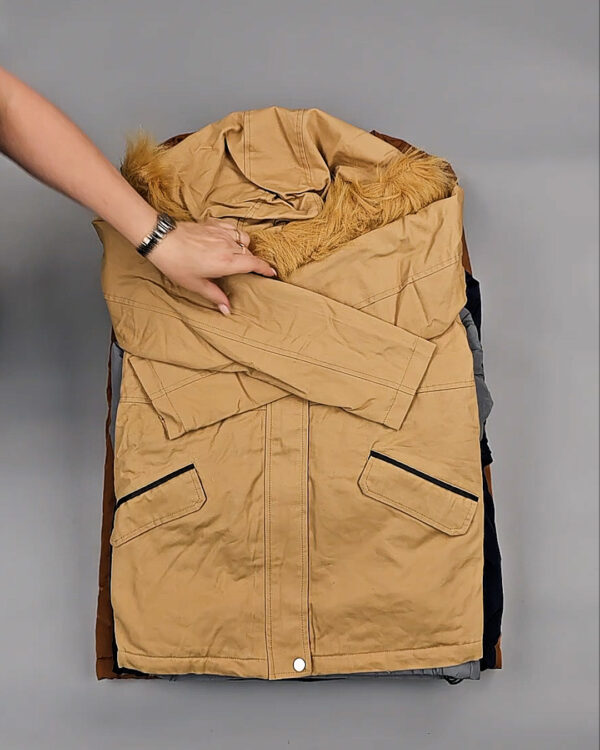 Фотография  738 - Верхняя одежда СТОК дети 065#10 кг, ЛОТ СТ-9342 оптом в Благовещенске и Амурской области