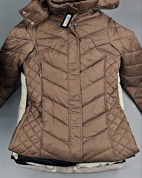 Фотография  676 - Верхняя одежда женская CAN 104#15 кг, ЛОТ СТ-9350 оптом в Благовещенске и Амурской области