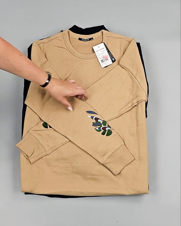 Фотография  751 - Толстовки Корея 085#7,2 кг, ЛОТ СТ-9234 оптом в Благовещенске и Амурской области